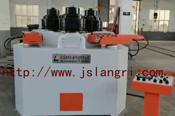型材卷圓機(jī)的特點(diǎn)是什么，有哪些操作注意事項(xiàng)？
